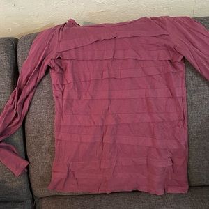 Women’s Ann Taylor Loft tee.